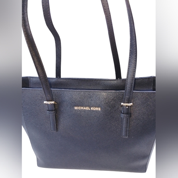 Michael Kors Handbags - Mk Michael kors black shoulder bag purse NWT